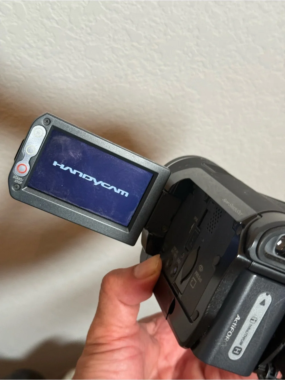 Sony mini dv rare retro digital camera HDV Handycam Camcorder music video hc9